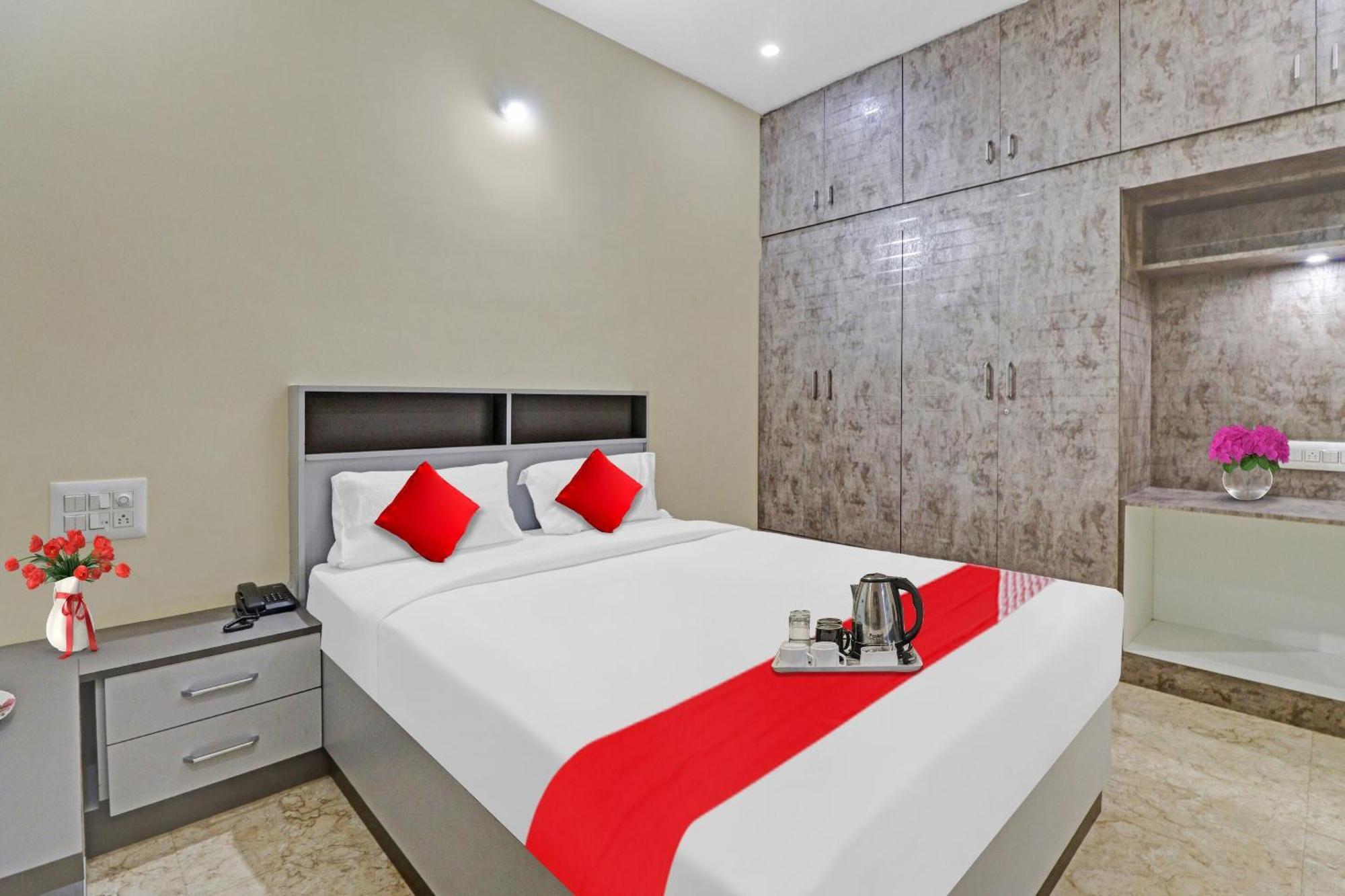 Hotel O I Care With Greenery Comforts Tumkur エクステリア 写真