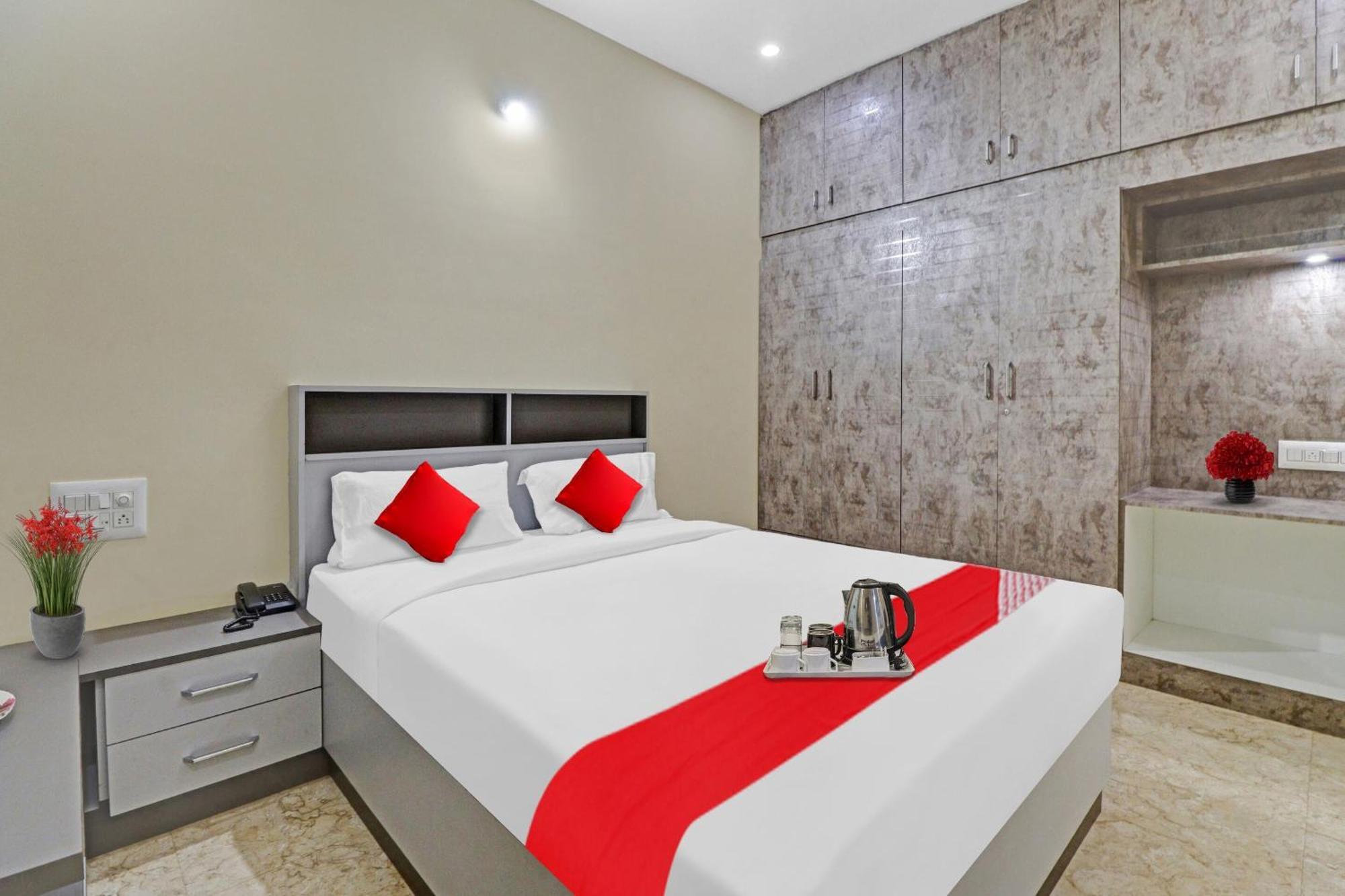 Hotel O I Care With Greenery Comforts Tumkur エクステリア 写真