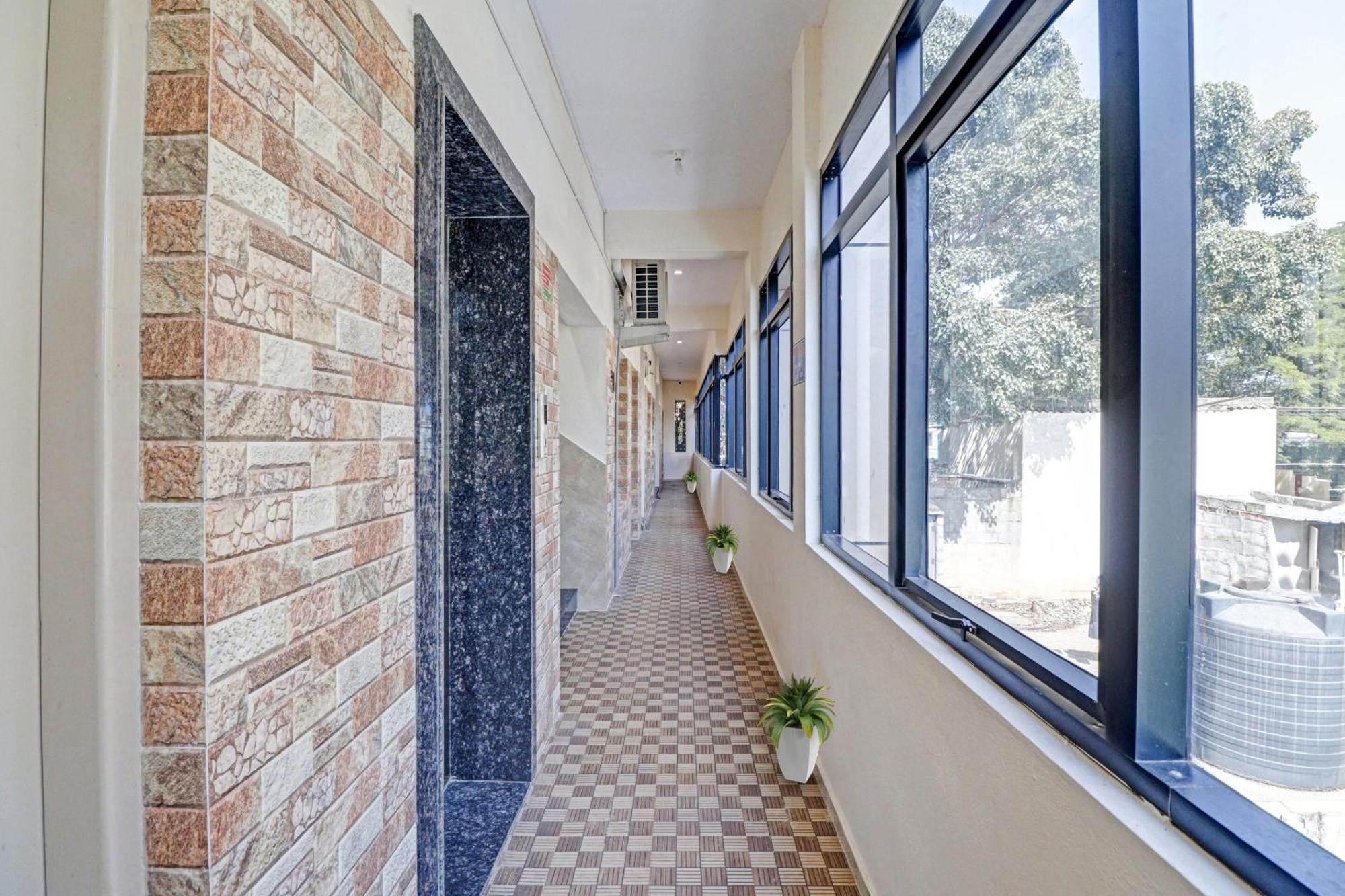 Hotel O I Care With Greenery Comforts Tumkur エクステリア 写真